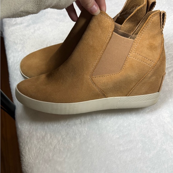 Sorel Natural Rubber Tan Boots - Picture 6 of 11